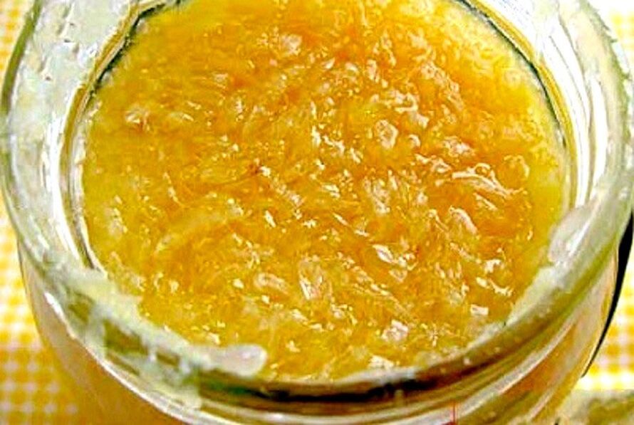 Желећи да повећа потенцију, човек може да припреми мед од ђумбира према рецепту