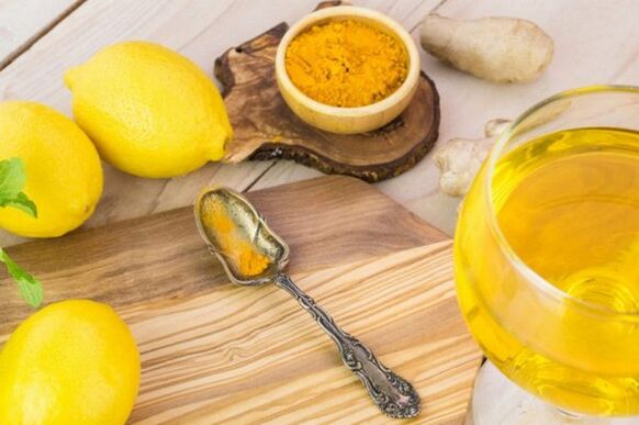 Пијте са лимуном, ђумбиром и куркумом за побољшање потенције